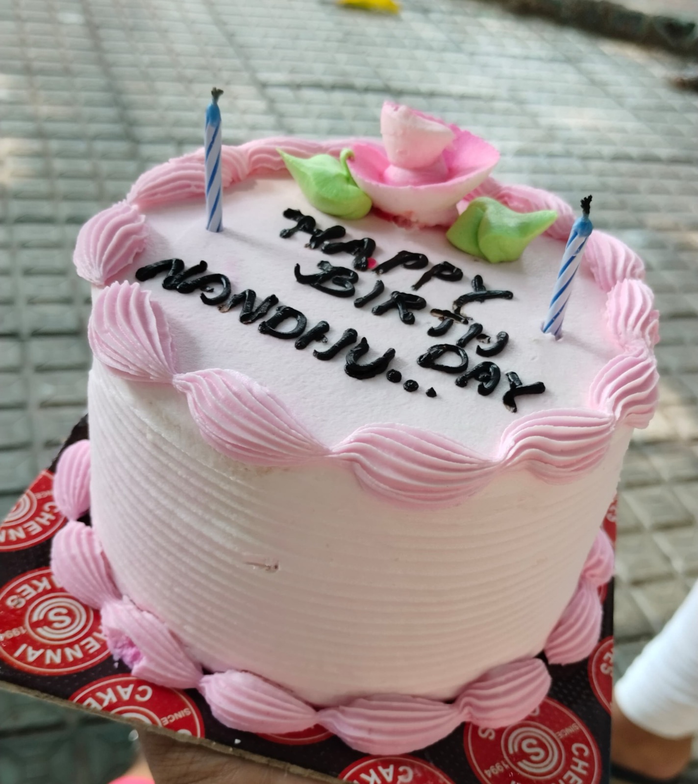 Gâteau d'anniversaire rose, merci pour vos messages